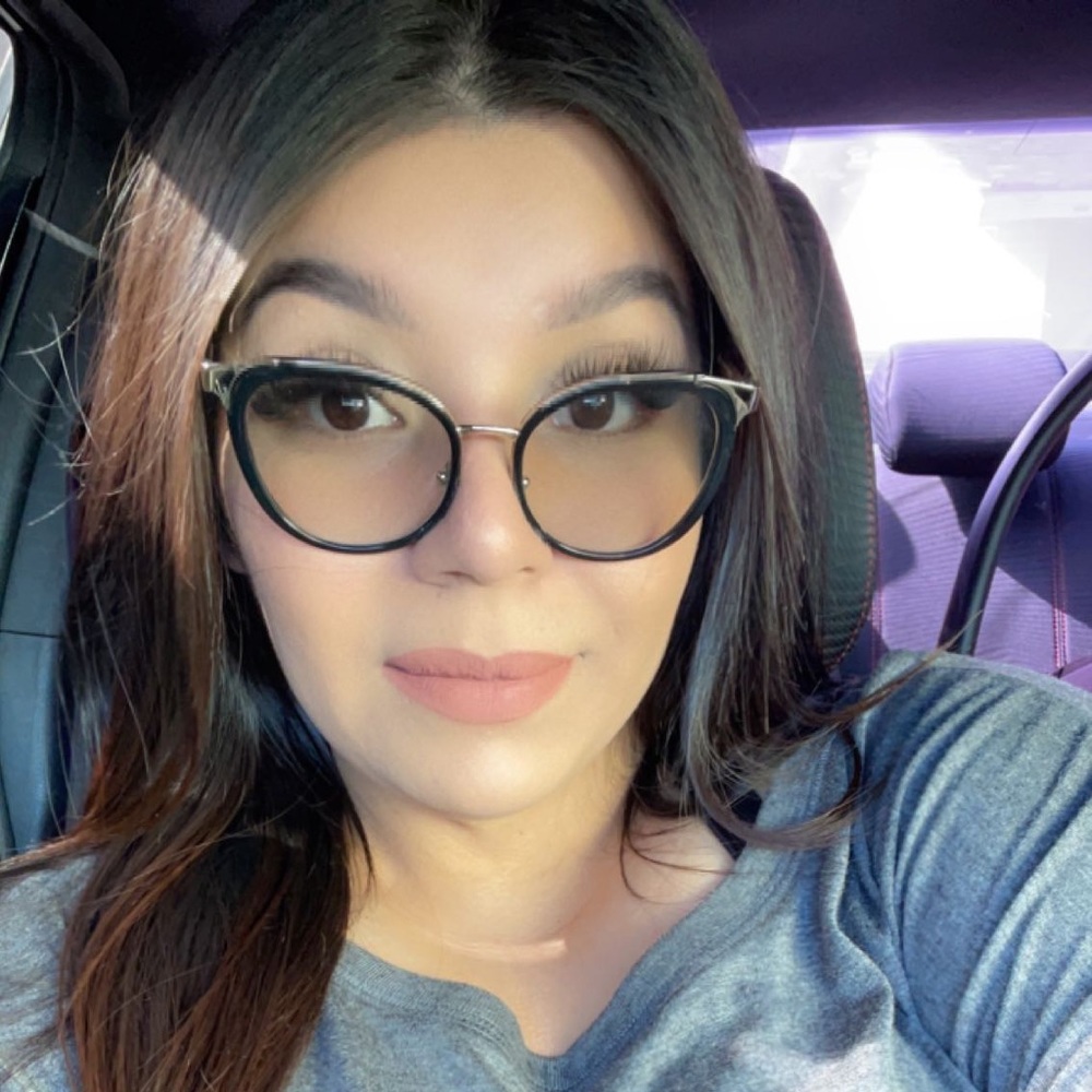 Meet your Posher, Mayra